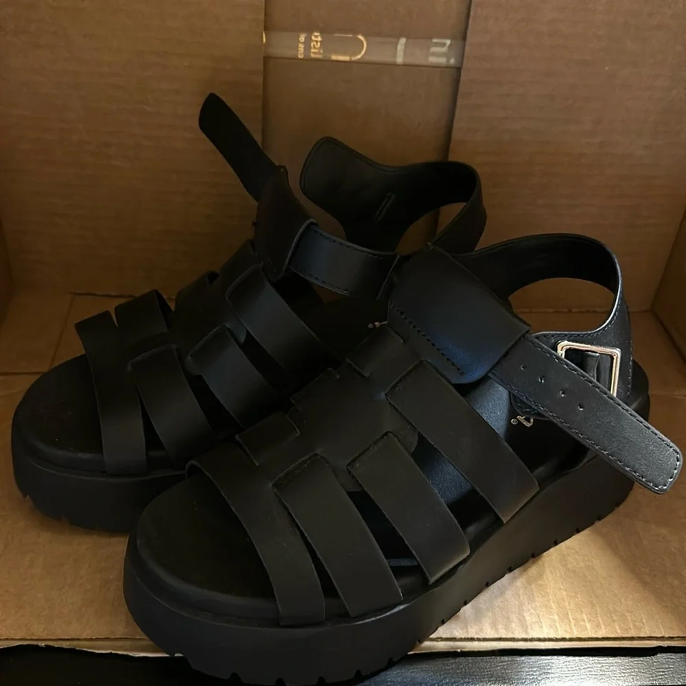 Soda sandals - Picture 1 of 6